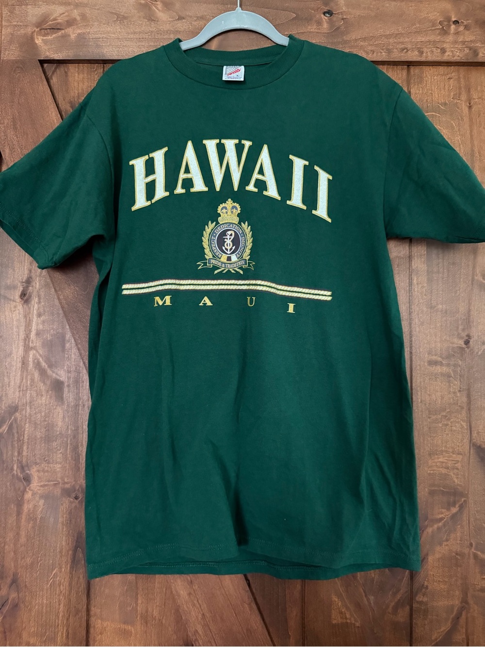 Vintage 1990s green Maui Hawaii souvenir t-shirt. Size L Unisex